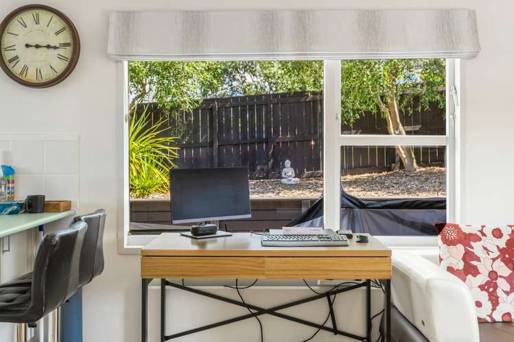 1/1 Broadview Place Howick_16