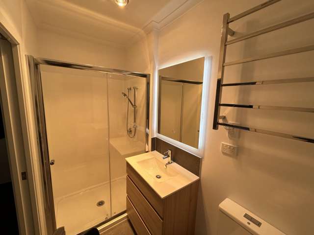 2E/23 Hibiscus Avenue Hamilton Lake_2