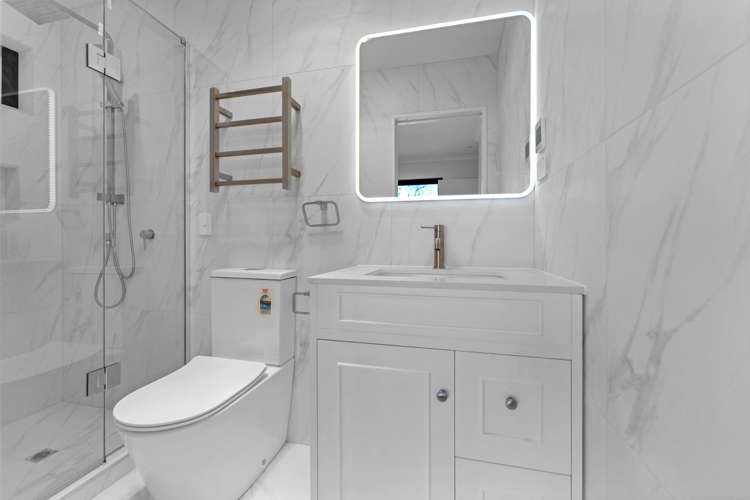 8A Gardiner Grove Mangere_13