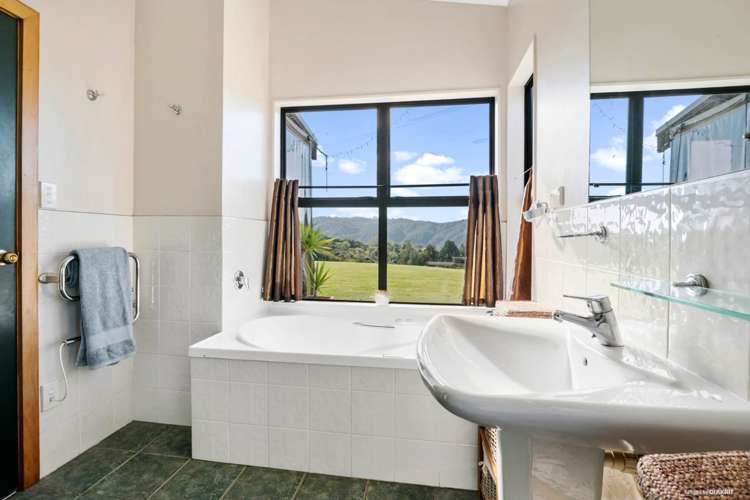 22 Falls Road Hunua_26