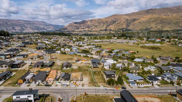 195 Aubrey Road Wanaka_4