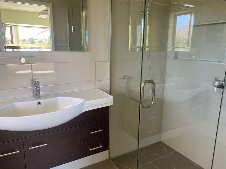 11 Robin Lane Browns Bay_14