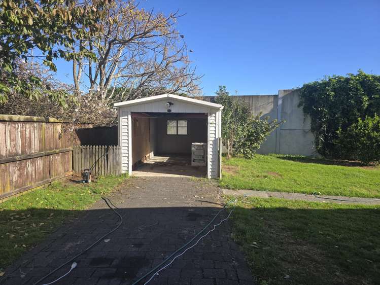 16 Glooming Place Conifer Grove Takanini_10