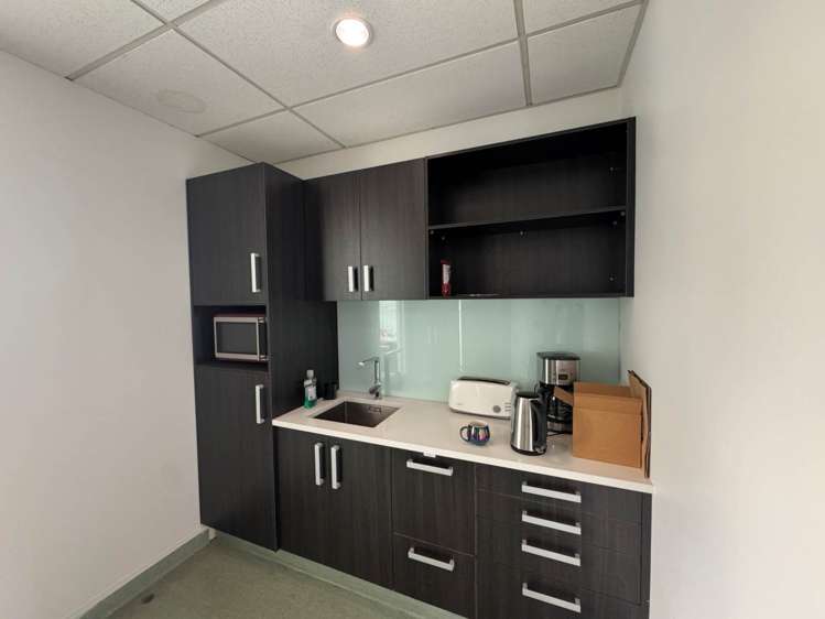 Level 1/5 William Pickering Drive Rosedale_5