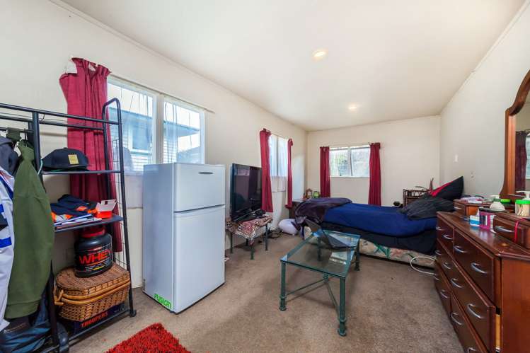 64 Christmas Road Manurewa_13