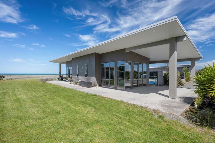 18 Shoreline Place Rarangi_5