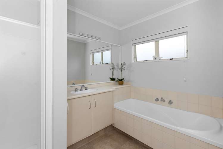 79 Kensington Drive Taradale_13