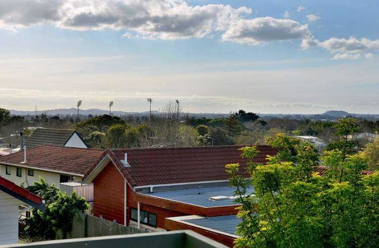 2/9 Courant Place Clover Park_6