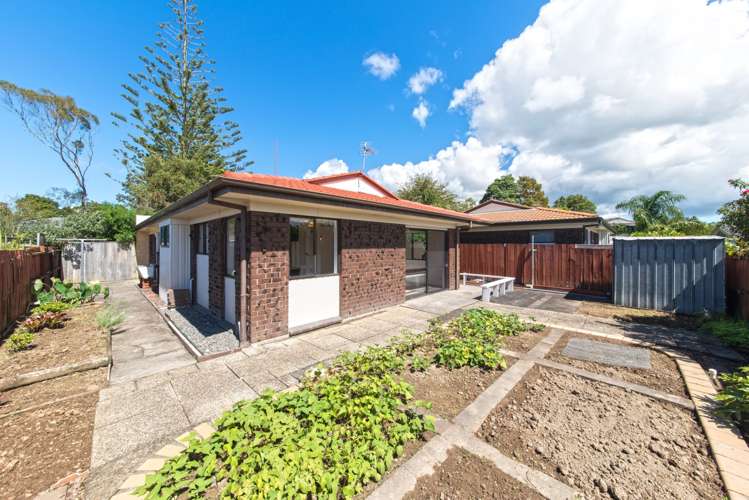 2/1a Jenelin Road Glendene_12