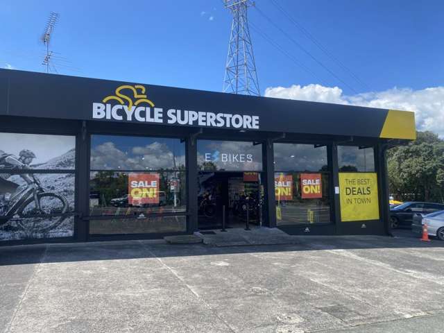 Retail/Showroom &ndash; 395sqm
