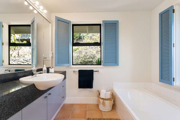 30 Whitewash Head Road Scarborough_17