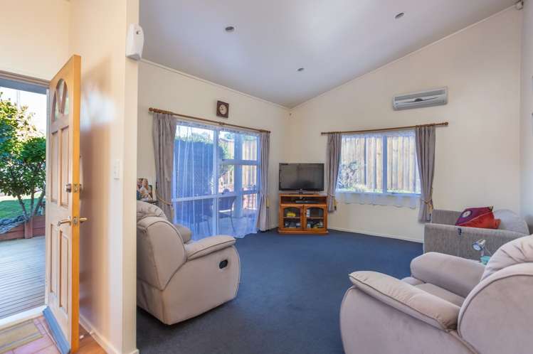 11 Skybird Place Glen Eden_14