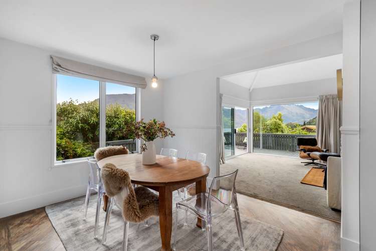 8 Arawata Terrace Fernhill/Sunshine Bay_7