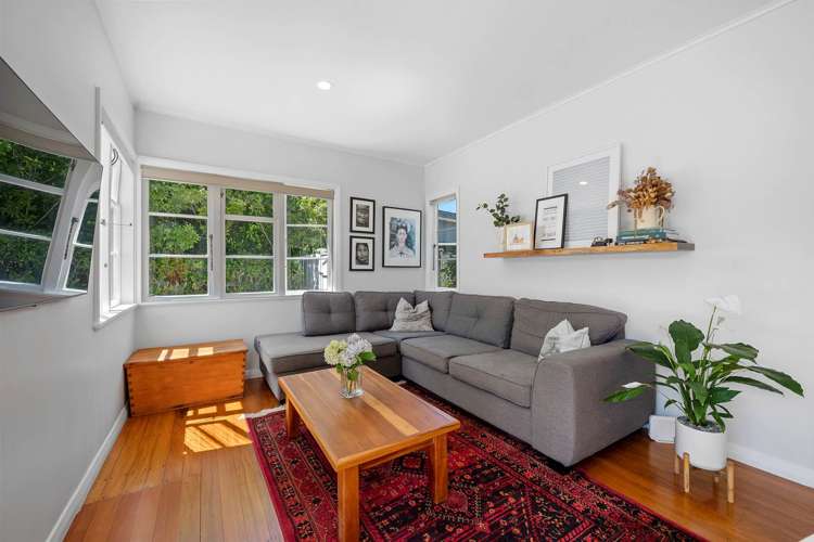 60 Old Lake Road Narrow Neck_30