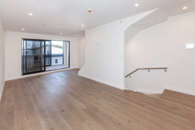 1/2 Oak Street Royal Oak_3