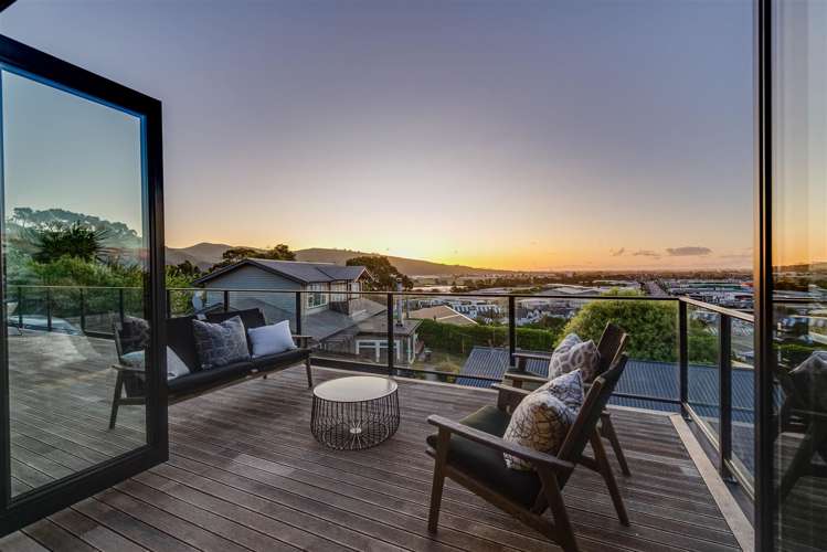 73 Te Awakura Terrace Mount Pleasant_31