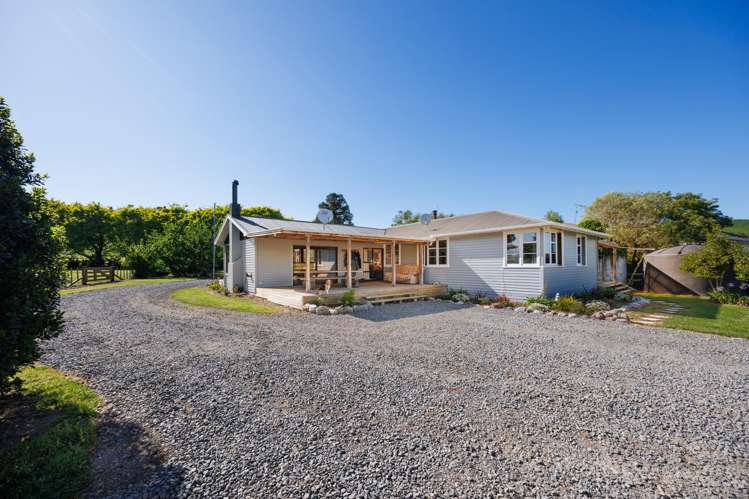 2373 Pohangina Valley East Road Pohangina Valley_11