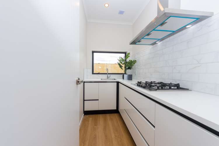 5 Heavenly Way Flat Bush_10