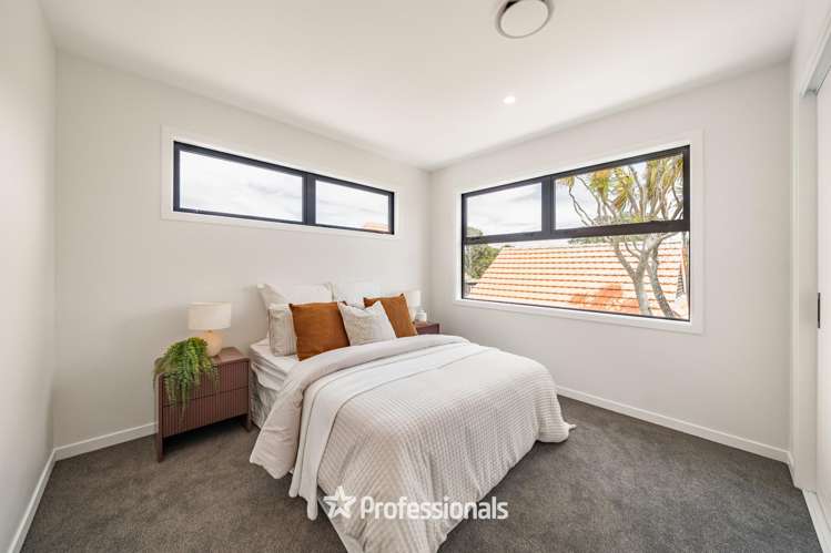 8 Maire Street Woburn_14