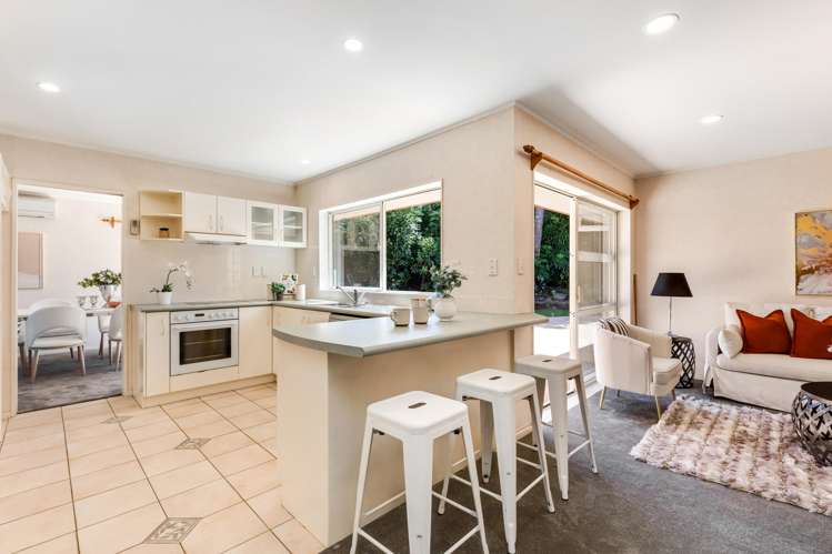 10 Stewart Gibson Place Manurewa_2