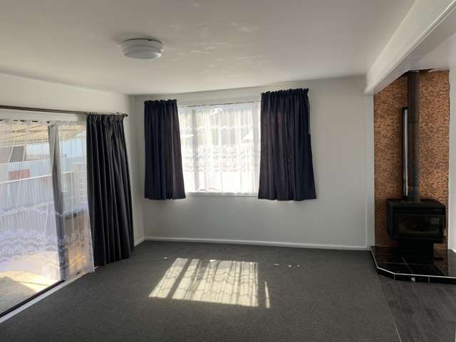 1212 Cunningham Crescent Mayfair_2