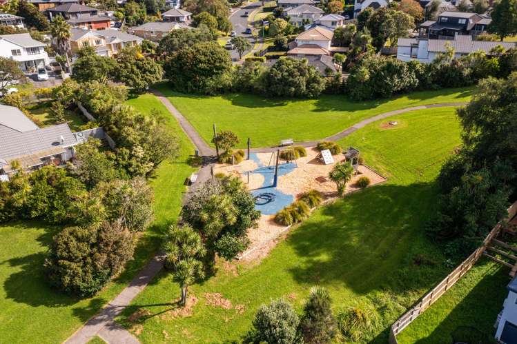 1 Crestview Place Browns Bay_32