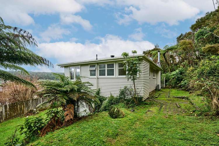 27 Pencarrow Crescent Wainuiomata_2