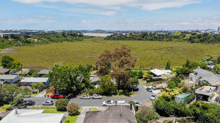 21 Saint Peters Street Northcote_14