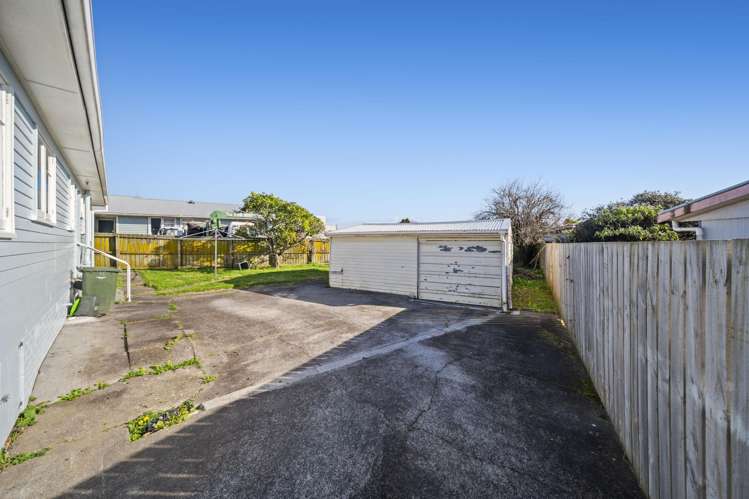 7 Williams Crescent Otara_4