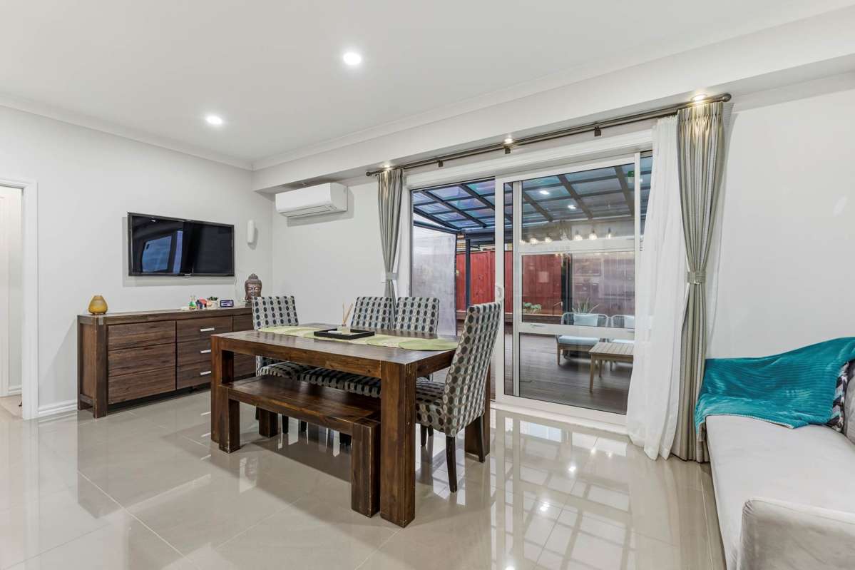 19 Kira Road_1