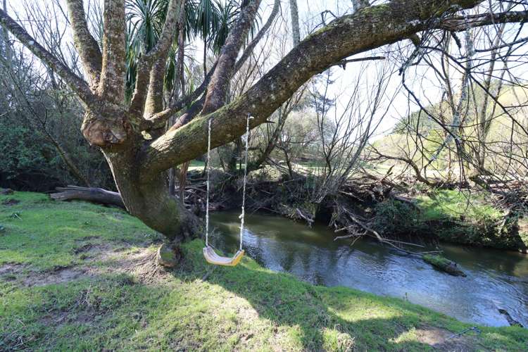 1395 Opaki Kaiparoro Road Mauriceville_17