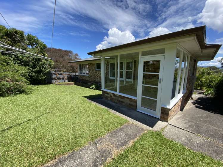 25 Highland Avenue Titirangi_16