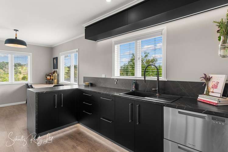 16 Whaka Road Maungaturoto_8