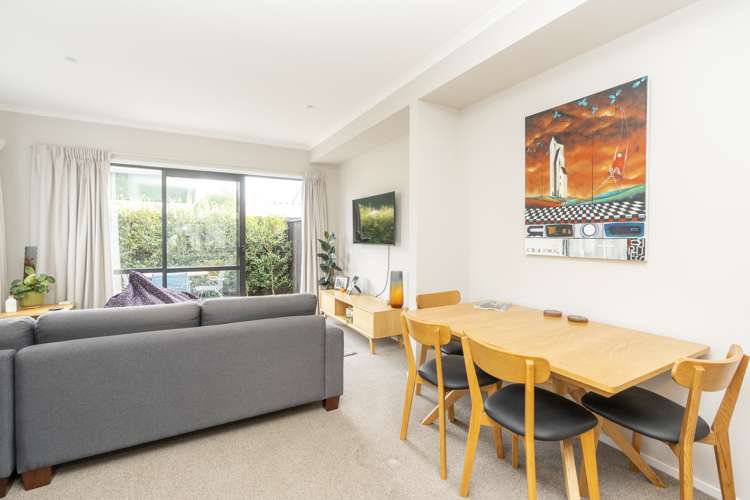 8/13 Beale Street Hamilton East_7