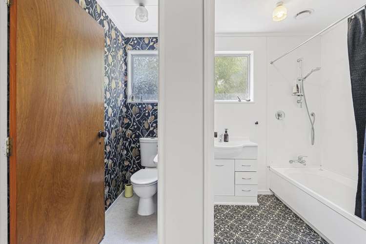 1138 South Road Oakura_16