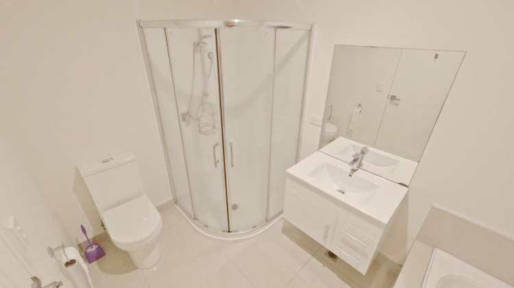 8/7 Vialou Street Hamilton Central_8
