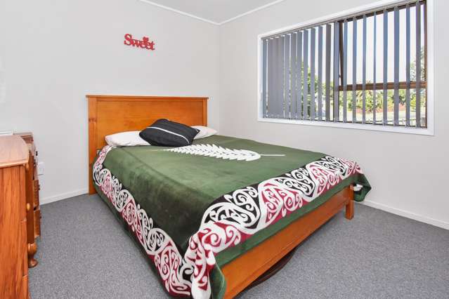 2/11 Burundi Avenue Clendon Park_4