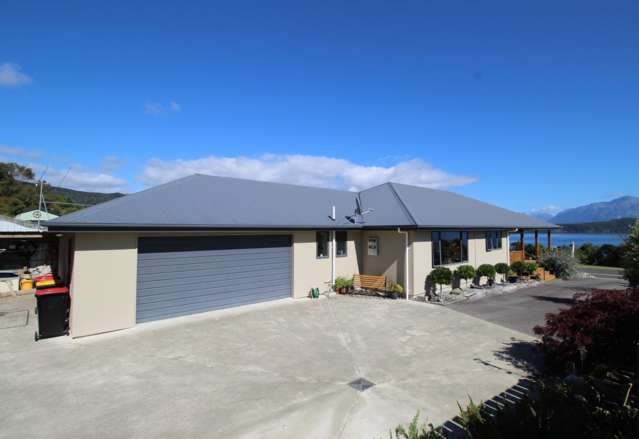 30 Cathedral Drive Manapouri_1