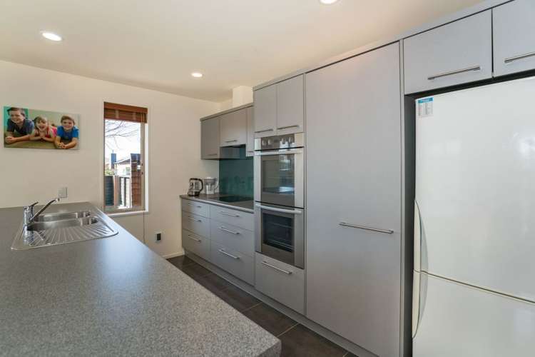 11 Tatahi Street Parklands_2