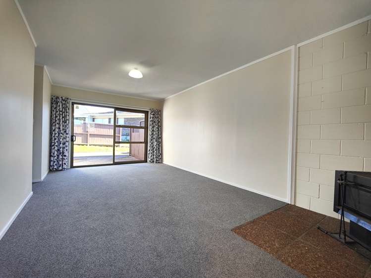 2/4 Rachael Place Farm Cove_6