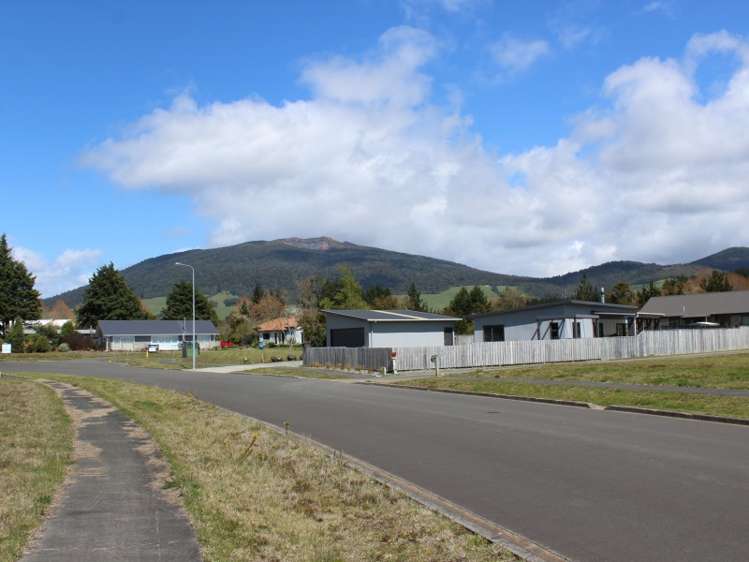 18 Ngahana Place Turangi_5