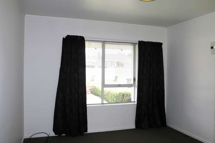 2d Cleland Crescent Blockhouse Bay_3