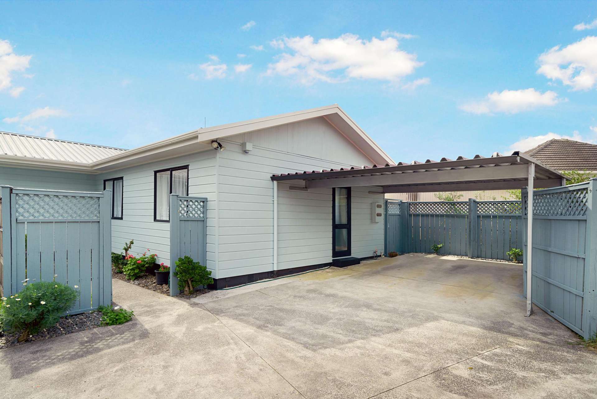 1/23 Mickle Street Te Atatu South_0