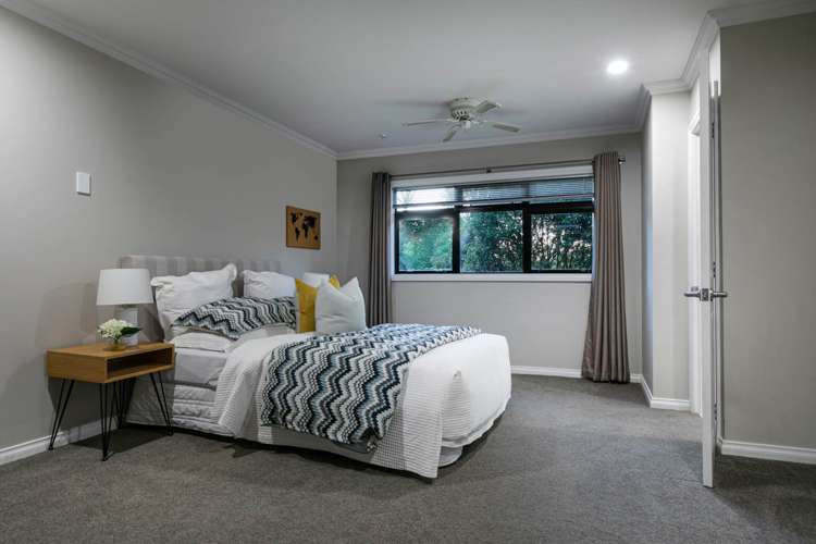 3 Oakford Park Crescent Greenhithe_23