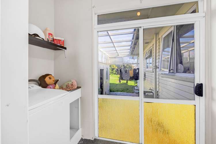 61 Collins Street Hawera_13
