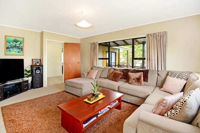 10 Leiden Place Totara Vale_1