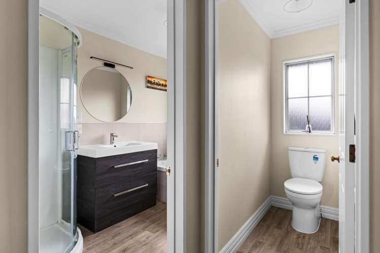 70 Whiting Crescent Greenmeadows_24