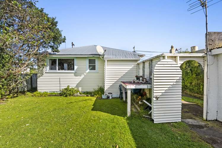 85 Whitcombe Road Opunake_12