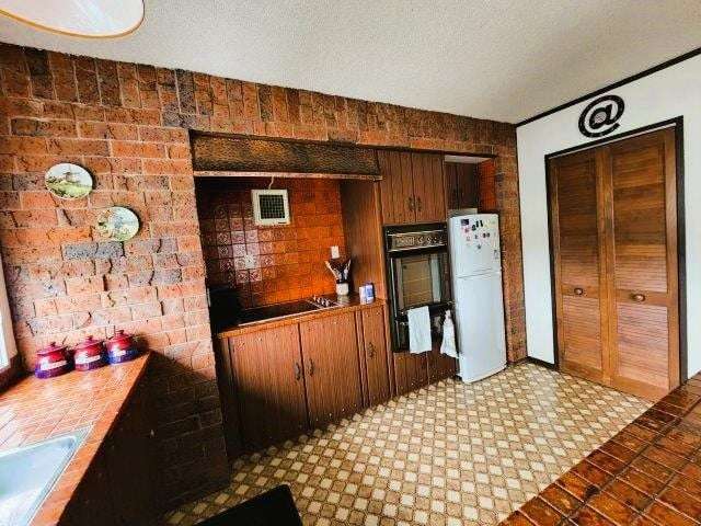 Sunshine and views, 2-bedroom home in Whanganui