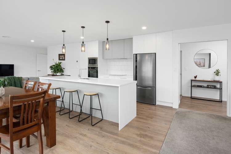 11 Caproni Road Burleigh_7